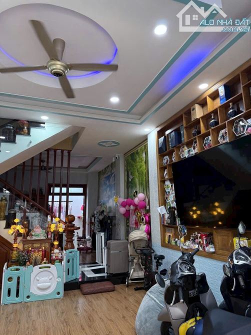 Nhà 3 Lầu 72m mới đẹp hẻm xe hơi đường Đặng Văn Bi quận Thủ Đức. Bán gấp Giá Tốt - 1