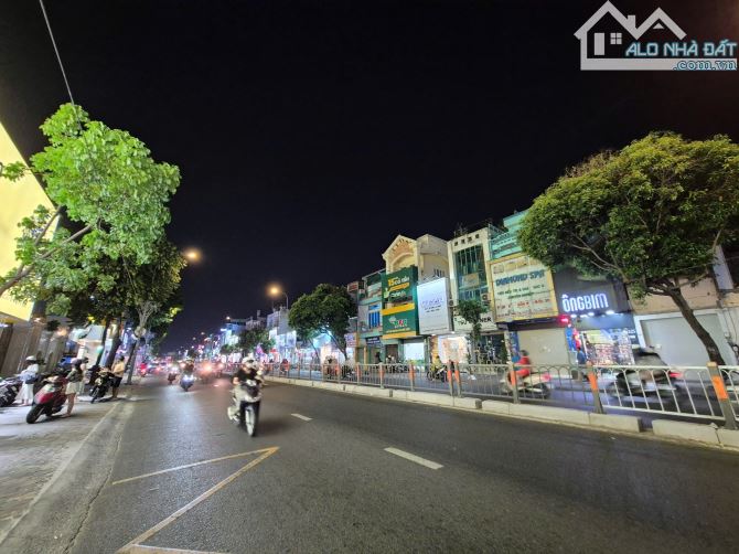 Bán nhà 2MT Quang Trung,Q.Gò Vấp - DT: 1600m2 - Gía: 145tr/m2 - 1