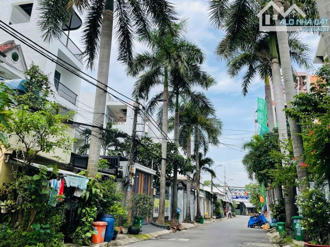 Nhà đẹp 3 tầng ở liền, DT 100m2, xe hơi ngủ trong nhà, đường thông ngay chợ 339 - Đỗ Xuân - 1