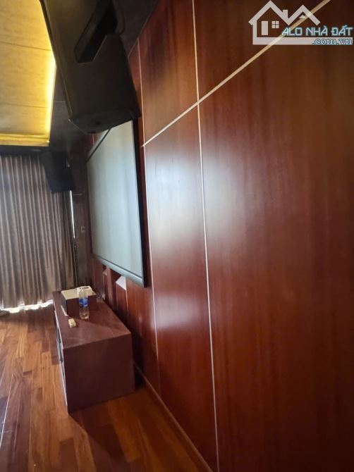 Bán nhà HXH 15,8 tỷ, 74m2 (  5 x 17m ), 5 tầng đường Lê Minh Xuân, P.7, Tân Bình giá tốt - 1