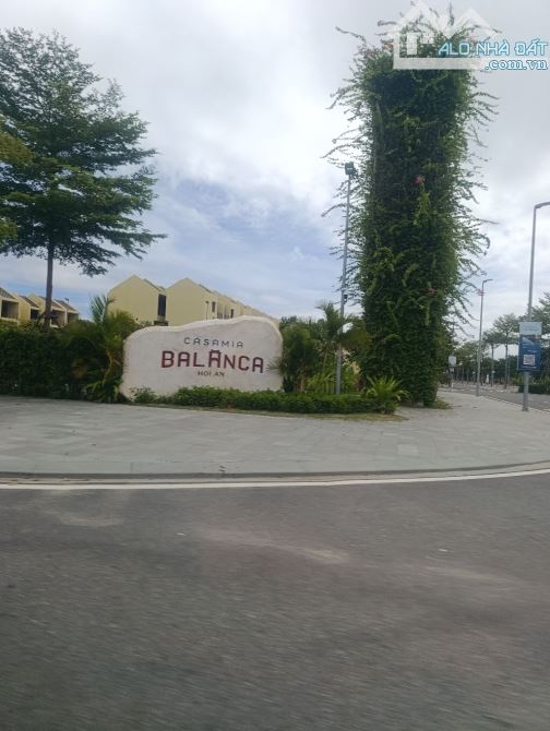 🎉🎉Lô đất 600m2 đất ở và 438m2 đất trồng cây lâu năm ,thích hợp xây căn hộ, khách sạn, Vi - 1