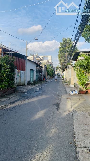 Cần bán nhà 1 sẹc Pham Văn Thuận 30m gần chợ Tân Mai - 1