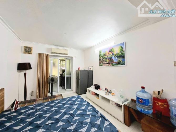 Hiếm có bán căn hộ tập thể Nghĩa Tân, nhỉnh 3 tỷ - 1