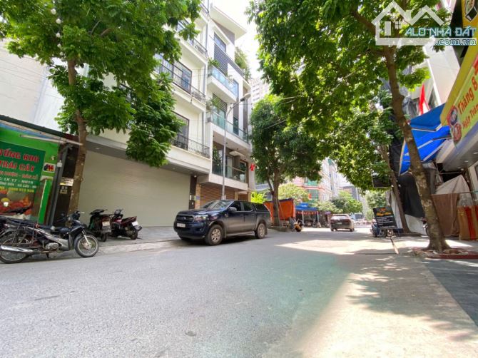Bán nhà Hà Đông, gần chợ kinh doanh, 48m2 4 tầng, tặng Full nội thất, giá 7.5 tỷ - 1