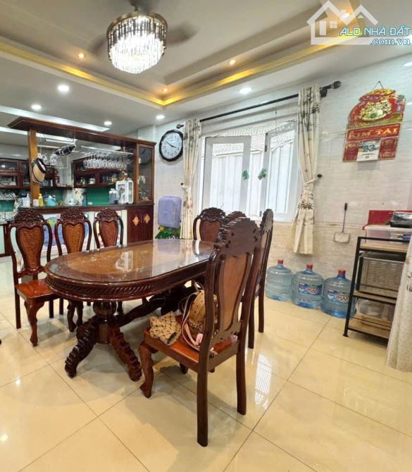Bán biệt thự Mặt Tiền đường số 10 KDC Ấp5 phong phú B/C, ngay bến xe Q8 - 1