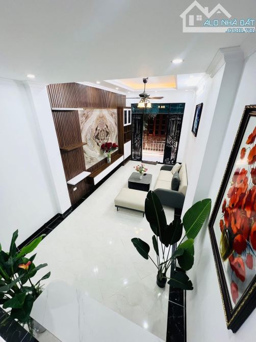 Nhà phố Minh Khai, 5 tầng thang máy, full nội thất xịn đẹp, gần phố, ngõ thông thoáng sáng - 1