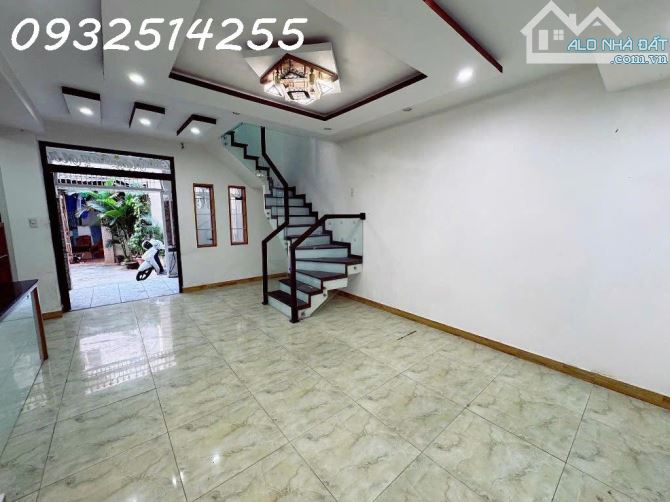 Bán nhà  phố Triệu Nữ Vương, Hải Châu, Đà Nẵng. DT 50m2, 2 tầng, 3PN. Giá 4.4 tỷ, Sổ Đỏ. - 1