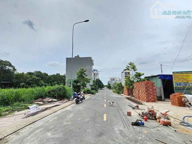 HÀNG SỐC!BÁN GẤP LÔ 140M2 TDC PHÚ ĐÔNG - NHƠN TRẠCH MT Đ. HÙNG VƯƠNG GIÁ 2TỶ1 SANG TÊN - 1