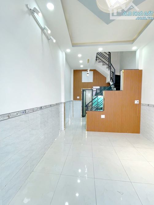 Bán nhà mới 2 lầu gần mặt tiền đường Phạm Thế Hiển P.6 Quận 8 - 1