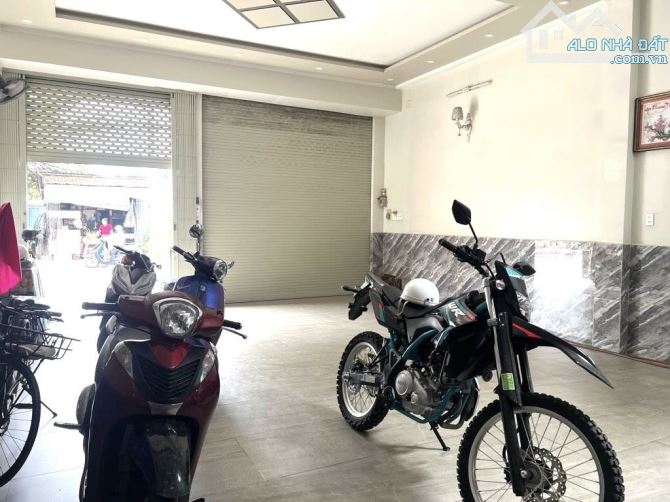 Biệt thự 3 Tầng Mặt tiền kinh doanh TRƯƠNG THỊ HOA, DT 165m2 (6.6 x 25) đường 20m gần Metr - 1