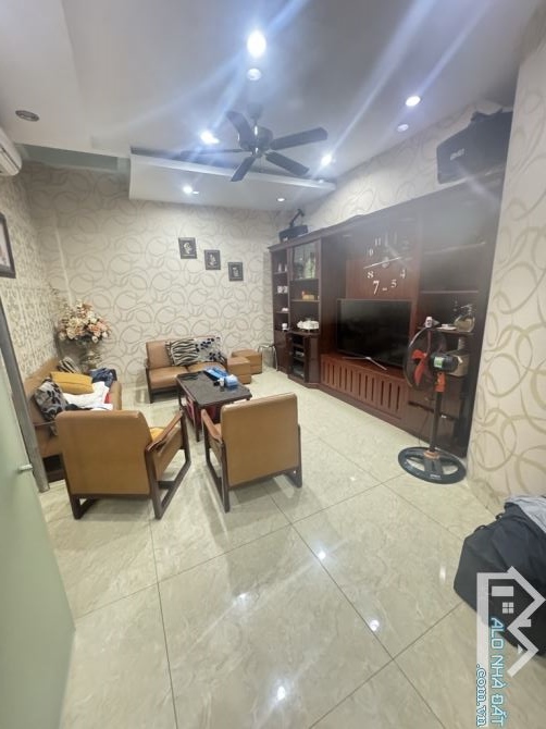 CẦN BÁN NHÀ SIÊU PHẨM 5 TẦNG - TẶNG FULL NỘI THẤT - ĐƯỜNG NHỰA 8M THÔNG- NGAY NGUYỄN SƠN T - 1