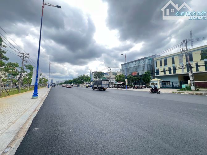 Bán nhà MT Nguyễn Hoàng, An Phú, Q.2 DT:15x20m CN 280m2 hầm 4 tầng HĐT 320tr/th Giá:115 Tỷ - 1