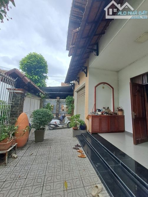 Biệt Thự Ven Sông Quốc Lộ 13 Hiệp Bình Chánh 15x19=300m2 Giá 23.5 TỶ - 1