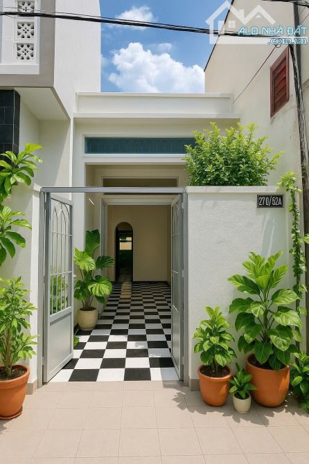 Nhà Nguyên Căn Có Sân Vườn _ Phú Nhuận , 3 Phòng , 2WC Hẻm ôtô đậu cửa - 1
