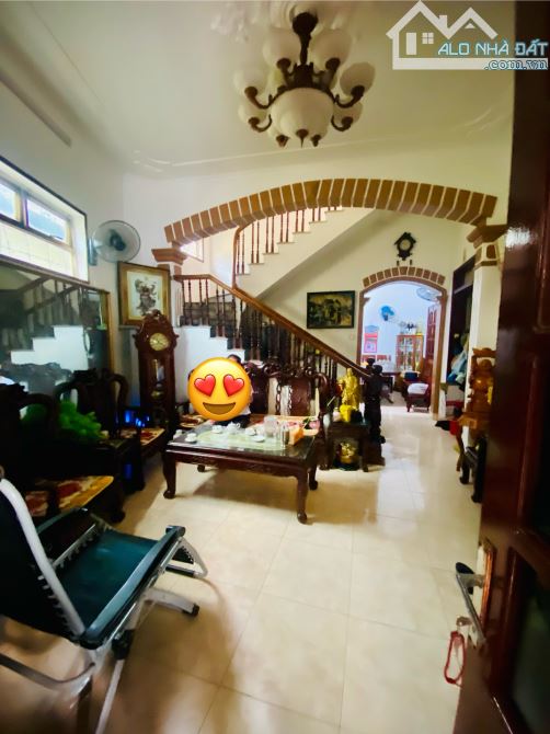 Bán nhà riêng dân xây 62m2 tại Đức Giang- ô tô đỗ cửa, nội thất gỗ Gụ- 15 tỷ - 1