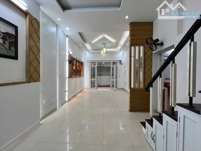 Bán nhà Tô Vĩnh diện thanh xuân 63m2. Lô góc . Cách mặt đường ô tô tránh 10m. Giá  13.6 ty