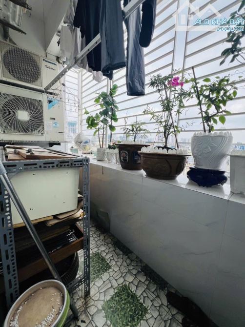 Bán căn hộ CCCC Cầu Giấy tầng trung 3 ngủ thoáng bếp rộng, 2 ban công sẵn sổ 130m2 8,8 tỷ - 1
