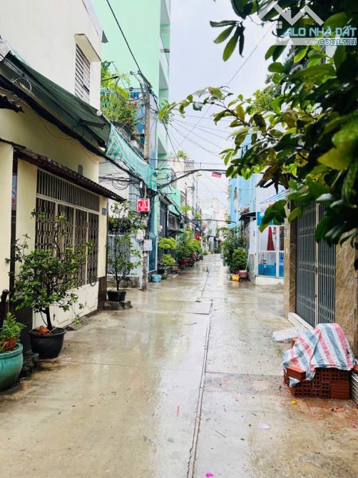 Bán nhà 3 tầng hẻm xe hơi Chiến Lược, 30m2-3PN, chỉ hơn 3 tỷ - 1