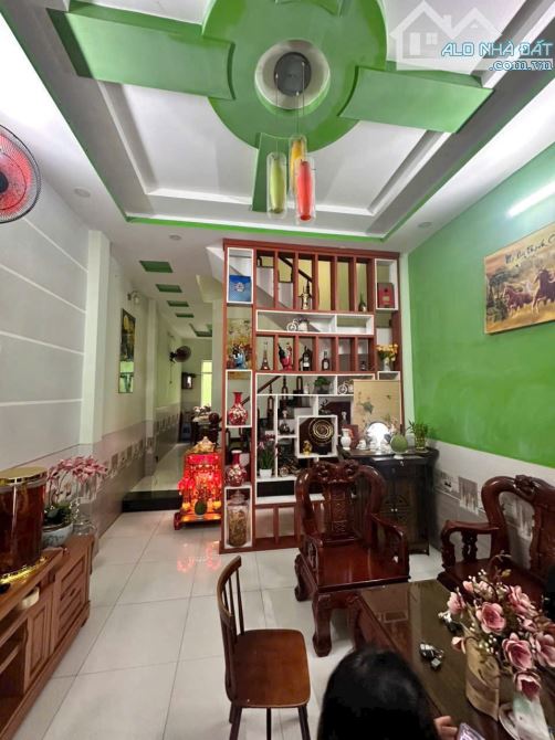 Bán nhà Đ số 10 Bình Tân gần chợ lk 5-6 hẻm 6m thông gần mặt tiền 68m2,4 Tầng 4 tỷ 990 - 1