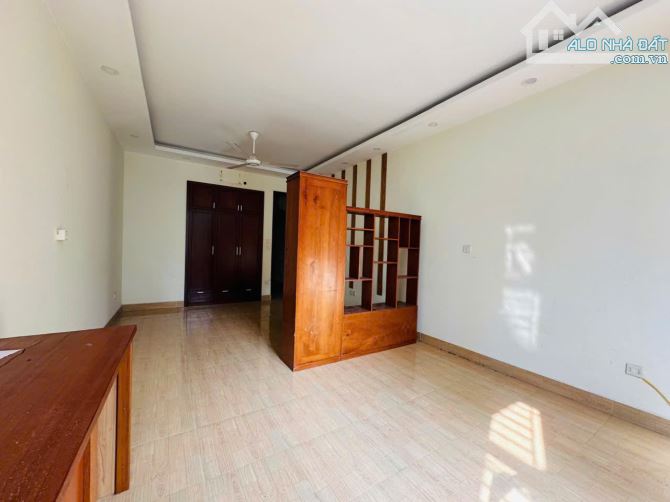 PHÂN LÔ - NGÕ THÔNG VÒNG QUANH - KINH DOANH - SỔ ĐẸP - NHÀ DÂN XÂY - Trần Bình 70 m, 4 T, - 1