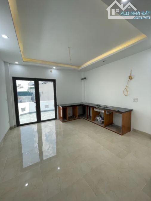 Bán nhà đường Kim Giang, Hoàng Mai diện tích 40m2, 6 tầng Thang máy, Ô tô - 1