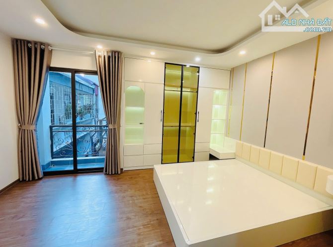 Bán nhà Việt Hưng, Long Biên 30m2, 5 tầng, gần ô tô, 5.9 tỷ - 1