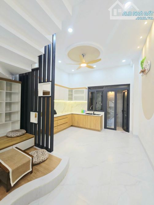 Bán Gấp Nhà 4 Tầng - 52m² - Trường Thạnh Thủ Đức – Đường Xe Hơi – Giá chỉ 4.85 tỷ - 1