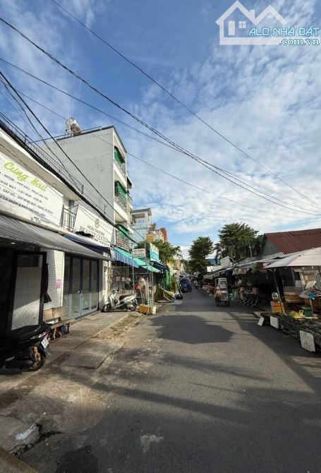 MẶT TIỀN CHỢ BÌNH LONG - NGAY NGUYỄN SƠN TÂN PHÚ - NGANG 8.8x 17.6 - 2 TẦNG - 1
