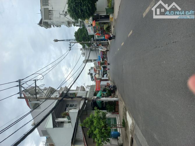 Quận 2 bán nhà 112 m2 giá 2,7 tỷ - 1