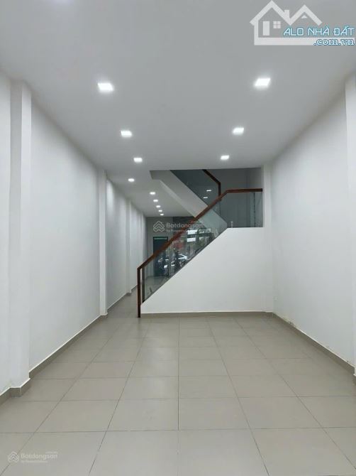 Cho thuê nhà mặt tiền Nguyễn Đình Chiểu - Vị trí trung tâm - 1