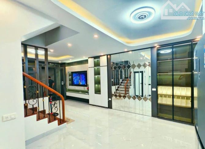 VĂN QUÁN  - 42M2*5 TẦNG NGÕ Ô TÔ GI.Á 8 TỶ  ,NHÀ MỚI FULL NỘI THẤT - GẦN HỒ - Ở SƯỚNG - ,V - 1
