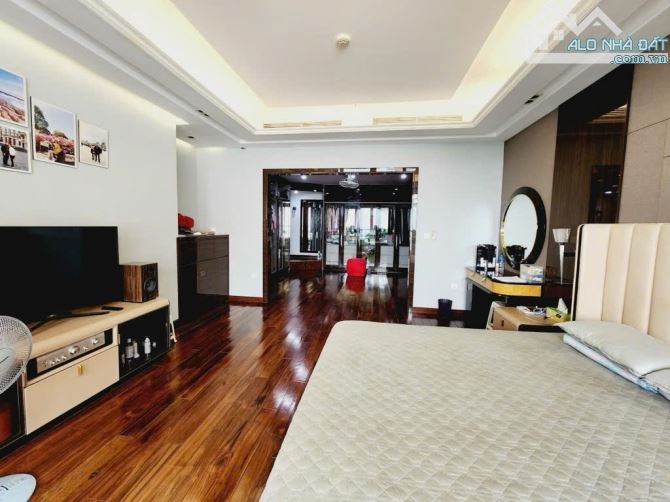 Bán nhà tại đường Tây Hồ 290m2, 9 tầng, giá 92 tỷ. Tây Hồ - 1