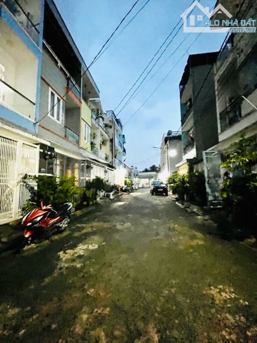 🏡SÁT MẶT TIỀN NGUYỄN XIỂN Q9. 3 TẦNG, 3 PN, HẺM  XE TẢI, 5,2 tỷ (có bớt) DÂN TRÍ CAO. - 1