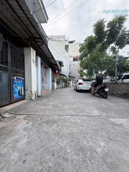 Bán nhà  đường Cầu Bươu,  ô tô vào nhà, 6 tầng đẹp, ô chờ thang máy, sân rộng như sân bóng - 1
