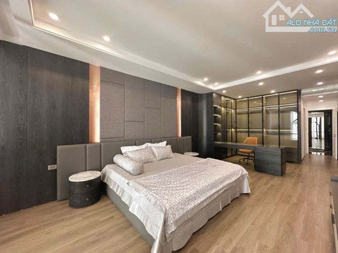 NHÀ MỚI KÍNH KOONG, 5 TẦNG x 65M2 Ô TÔ THANG MÁY, NHƯ RESORT 5 SAO GIỮA PHỐ - 1