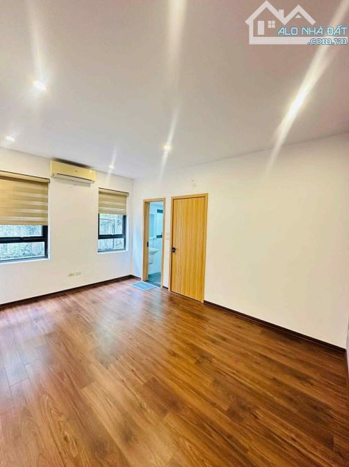 Nhà đẹp dân xây 5 tầng - 4 phòng ngủ - siêu hiếm Lê Thanh Nghị - Hơn 5 Tỷ - 1