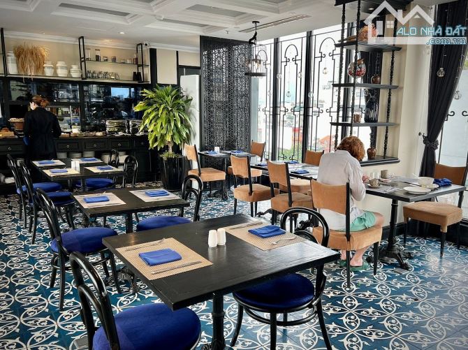 Chủ Vỡ Bank giảm 50 tỷ - khách sạn MP Đào Tấn 220m2 MT 8m - 195 Tỷ - cho thuê 27 Tỷ/năm - 11