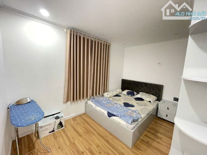 Bán nhà đẹp. Hẻm xe hơi. Khu dân cư Sài Gòn Mới. Dt 4x20m. 4 tầng. Giá 6.8 tỷ - 12