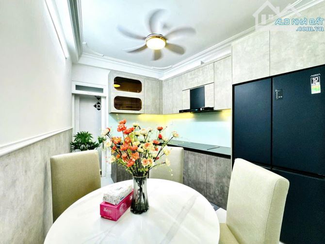 Cạnh Mặt Tiền Lý Chính Thắng 40m2 Quận 3 Giá 8,9 tỷ - Giá còn thỏa thuận - 13