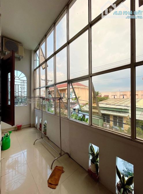 Bán Nhà Trệt Lầu Trục Chính Hẻm 71 Cách Mặt Tiền Đường CMT8 25m ( Cặp Bên Đại Học Cảnh sát - 13