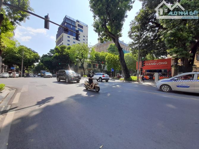 Giá đầu tư Lãi 808 tỷ - Bán nhà Mặt Phố Hai Bà Trưng, Hoàn Kiếm - 385m2 - MT 16m - 327 Tỷ