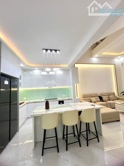 BÁN NHÀ MÊ ĐẸP FULL NỘI THẤT MẶT TIỀN ĐƯỜNG THĂNG LONG - PHƯỜNG TỰ AN !!! - 2