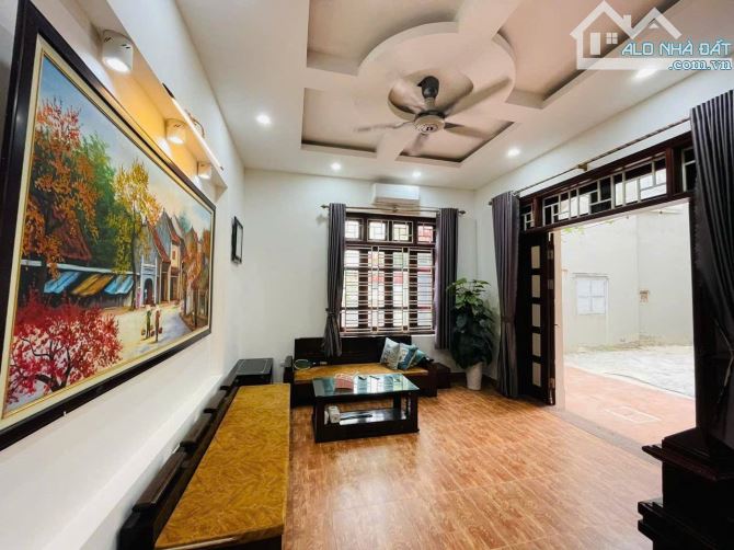 BÁN GẤP BIỆT THỰ MINI - NHÀ 58M² – 3 TẦNG – MẶT TIỀN 11M – Ô TÔ ĐỖ CỬA - NHỈNH 7TỶ. - 2