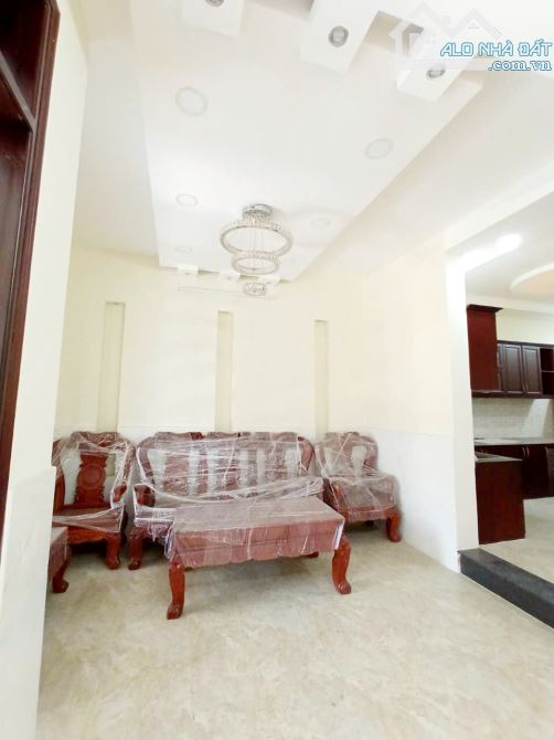 Nhà Mới 2 Lầu 5x15m Đường Hà Huy Giáp P.Thạnh Lộc Quận 12 Giá 14tr/th Cọc 2th - 2