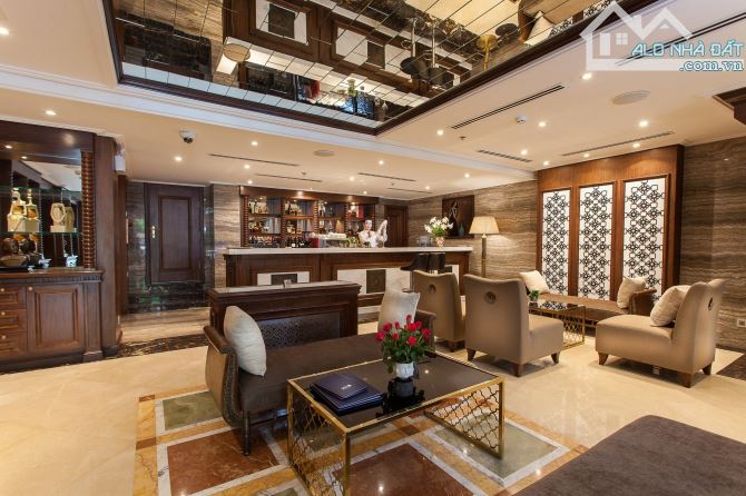 Bán khách sạn 4 sao lừng lững 320m2 x 13 tầng, MT 10m, Giá 309 tỷ - đẳng cấp giữa phố cổ - 2