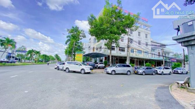 Bán đất 120 m2 trục chính khu Nông Thổ Sản lộ 47 m - 2