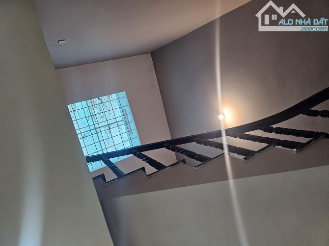 NHÀ 1 TRỆT 2 LẦU MẶT TIỀN VÕ THỊ SÁU - 3