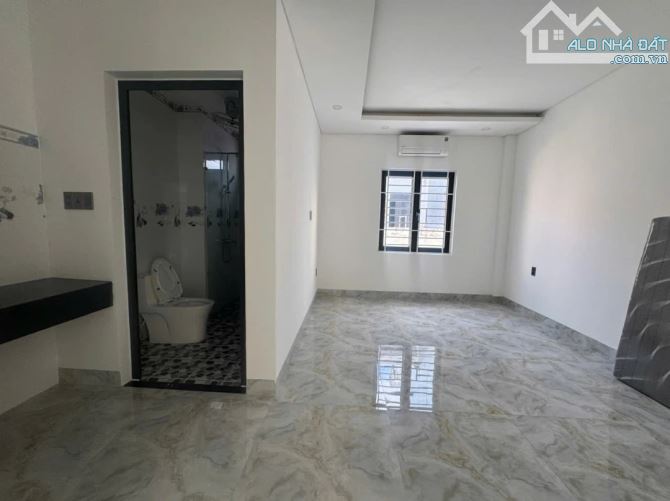Nhà 3 tầng mặt tiền Mỹ An, gần sông, gần cầu Tuyên Sơn - 2