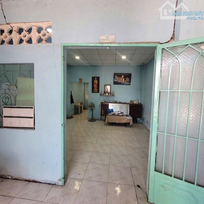 NHÀ C4 CŨ TIỆN XÂY MỚI HẺM XE HƠI THỚI TAM THÔN HÓC MÔN . - 2