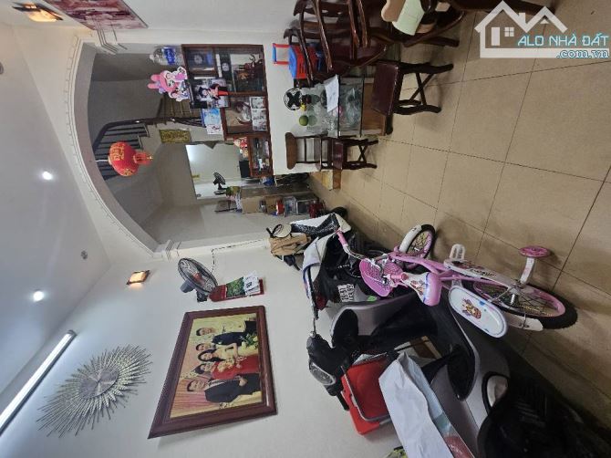 Bán nhà khu vực ba đình phố đội cấn. Diện tích 30/33mx4tang.mặt tiền 3m.dài 11m - 2